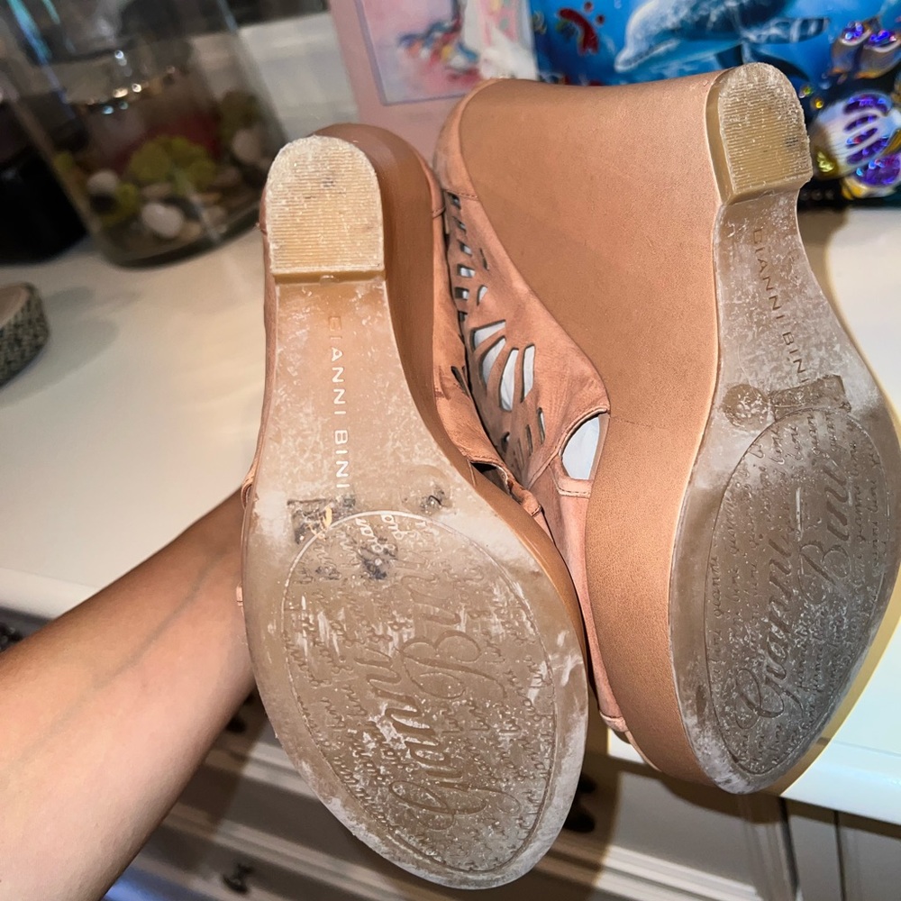 Gianni Bini Brown high heel wedges - Picture 6 of 6